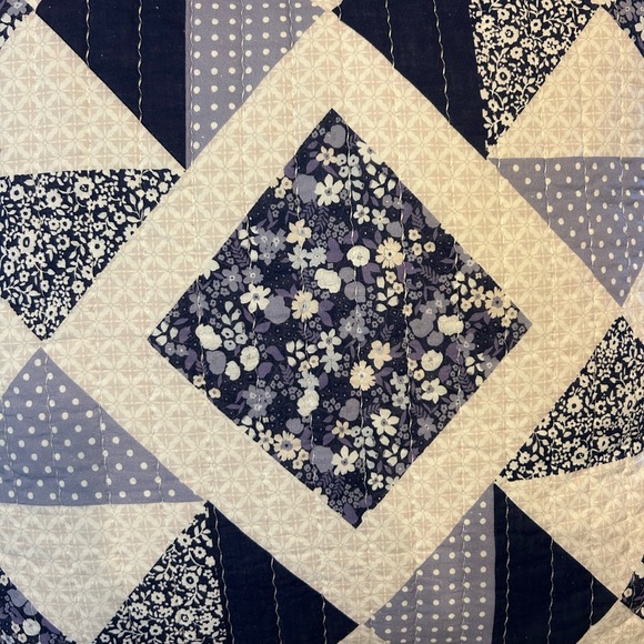 Rachel Ashwell The Farmhouse 22”x 22” Patchwork Down Alternative Pillow NEW - Picture 2 of 16